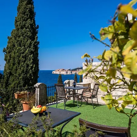 St Jacob Old Town & Sea View 2 Appartamento *